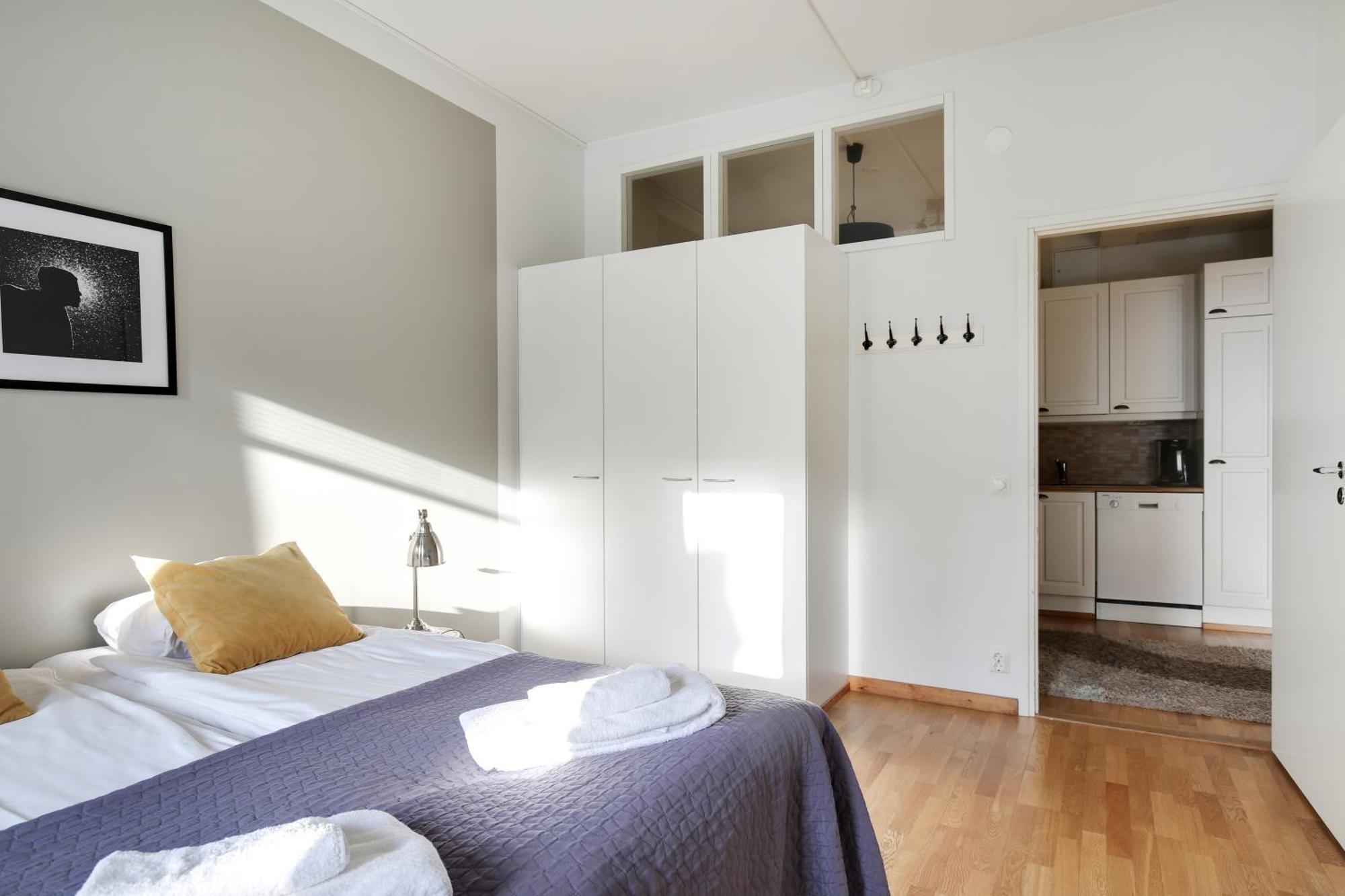 Kotimaailma Apartments Kamppi - 2Br In The City Center With Code Lock Helsinki Exterior foto